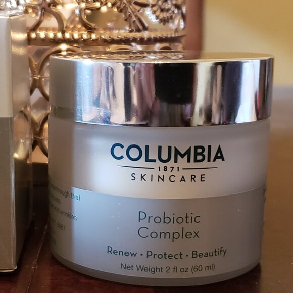 Columbia Probiotic Collagen Booster Antiaging Skincare Moisturizer NEW $165 - Picture 5 of 7